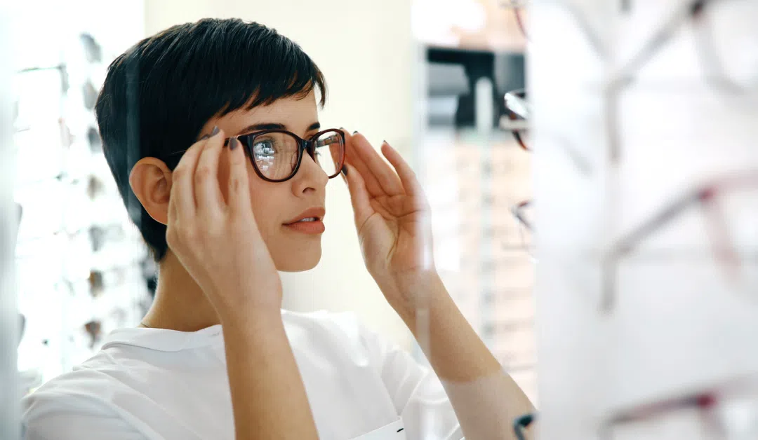 Should You Buy Your Glasses From The Opticians?