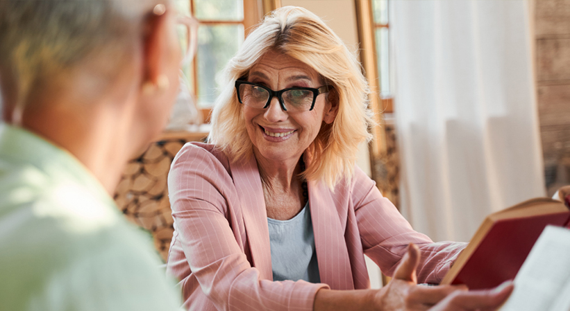 varifocals_more-about-varifocals2 Lifestyle photo showing varifocal lenses outdoors