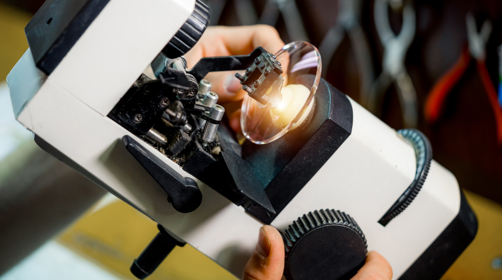Polishing lenses in optical shop